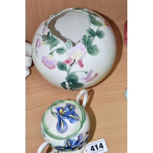 414 - TWO PIECES OF FRANZ PORCELAIN, comprising a Hummingbird pattern covered sugar bowl FZ00134, and a Sw... 