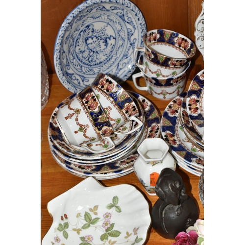 442 - A GROUP OF ROYAL ALBION IMARI PATTERN TEA WARE, LLADRO NAO FIGURES AND GLASSWARE, comprising two cak... 