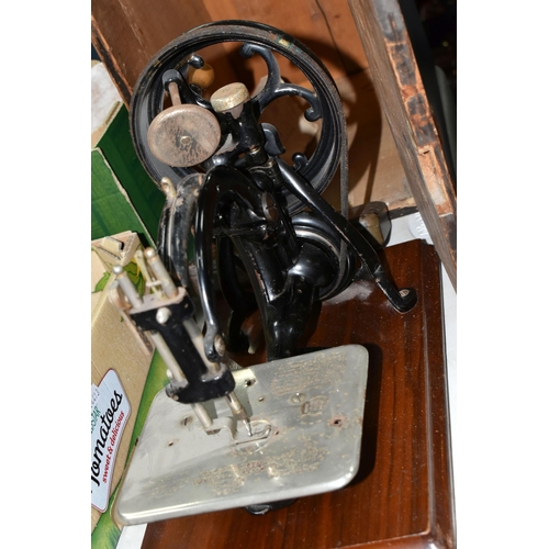 461 - A WILLCOX & GIBBS ''AUTOMATIC' SILENT SEWING MACHINE', wooden cased with key, instructions (in poor ... 