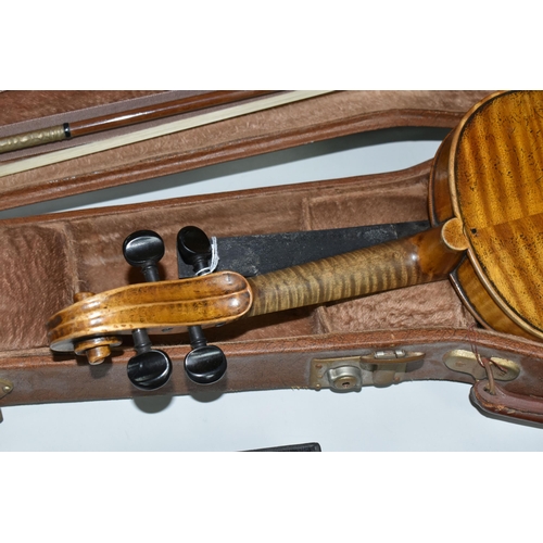 471 - A LATE 19TH / EARLY 20TH CENTURY VIOLIN IN NEED OF RESTORATION, two piece back, no labels to the int... 