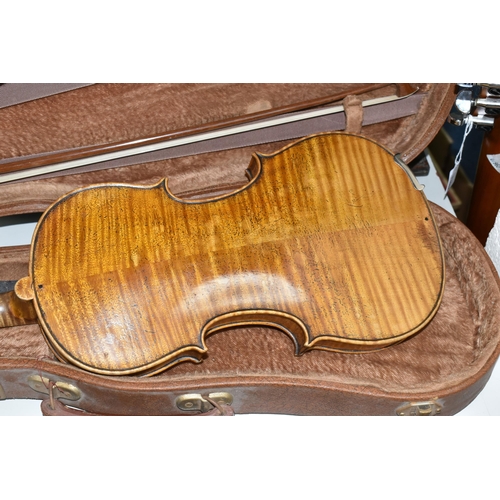 471 - A LATE 19TH / EARLY 20TH CENTURY VIOLIN IN NEED OF RESTORATION, two piece back, no labels to the int... 