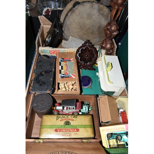 540 - A BOX AND LOOSE VINTAGE ADVERTISING, SNOOKER BALLS, MATCHBOX GARAGE AND OTHER ITEMS, to include a bo... 