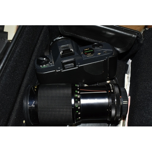 542 - A BOX AND LOOSE CAMERAS AND PHOTOGRAPHIC EQUIPMENT, to include a camera bag containing a Canon T50 f... 