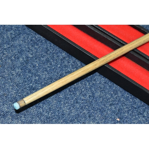 554 - A PADMORE & SONS OF BIRMINGHAM ONE PIECE CUE, 16.5 OZS, with hard carry case (1) (Condition Report: ... 