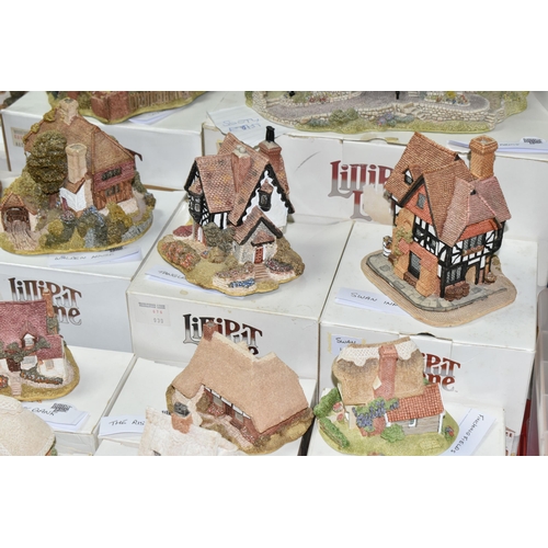 555 - TWENTY EIGHT BOXED LILLIPUT LANE SCULPTURES FROM THE SOUTH EAST COLLECTION, comprising The Kings Arm... 