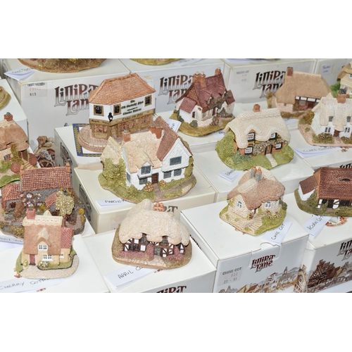 555 - TWENTY EIGHT BOXED LILLIPUT LANE SCULPTURES FROM THE SOUTH EAST COLLECTION, comprising The Kings Arm... 