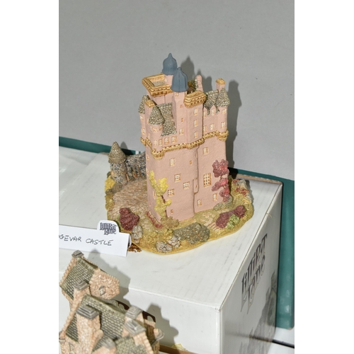 559 - FIFTEEN BOXED LILLIPUT LANE SCULPTURES FROM SCOTTISH COLLECTION, comprising Eilean Donan Castle (dee... 