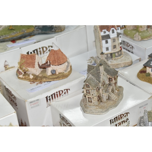 559 - FIFTEEN BOXED LILLIPUT LANE SCULPTURES FROM SCOTTISH COLLECTION, comprising Eilean Donan Castle (dee... 