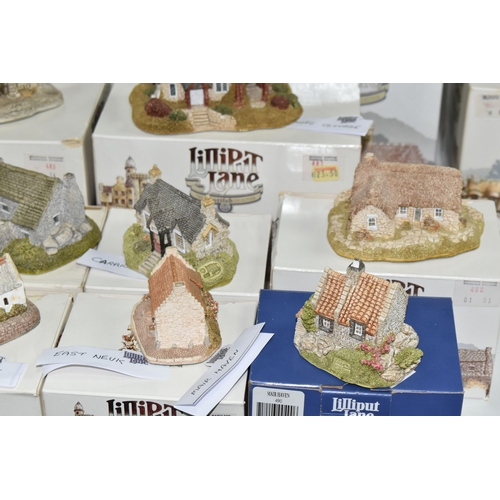 559 - FIFTEEN BOXED LILLIPUT LANE SCULPTURES FROM SCOTTISH COLLECTION, comprising Eilean Donan Castle (dee... 