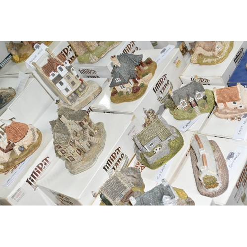 559 - FIFTEEN BOXED LILLIPUT LANE SCULPTURES FROM SCOTTISH COLLECTION, comprising Eilean Donan Castle (dee... 