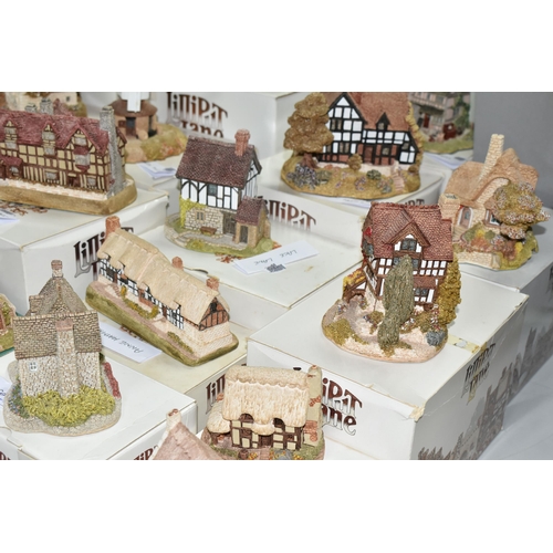 569 - THIRTY ONE BOXED LILLIPUT LANE SCULPTURES FROM THE MIDLANDS COLLECTION, comprising Tudor Court (deed... 