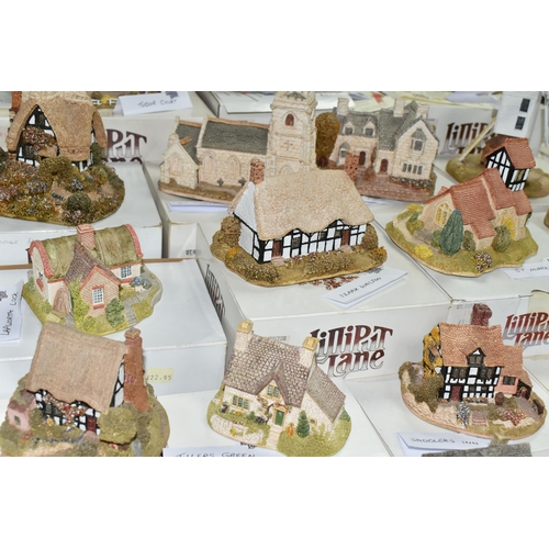 569 - THIRTY ONE BOXED LILLIPUT LANE SCULPTURES FROM THE MIDLANDS COLLECTION, comprising Tudor Court (deed... 