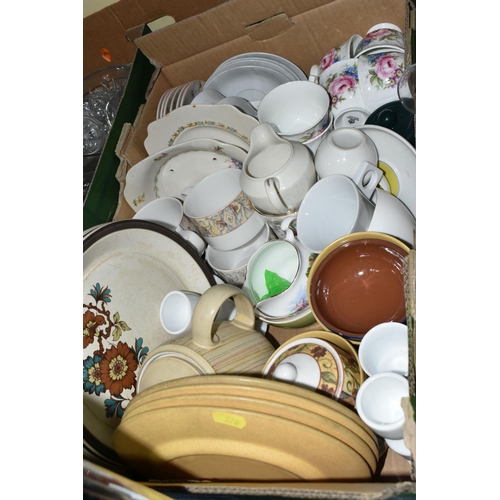 570 - SIX BOXES OF CERAMICS AND GLASSWARE, to include mid-twentieth century dinnerware, oven dishes, table... 