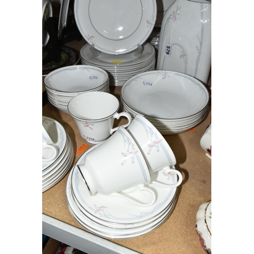 579 - A FORTY EIGHT PIECE ROYAL DOULTON 'CARNATION' H5084 DINNER SERVICE, comprising ten dinner plates, el... 