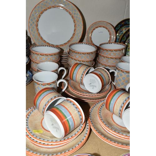 584 - A GROUP OF VILLEROY & BOCH CERAMICS, to include forty five pieces of Nazaré/Navarra pattern dinner w... 