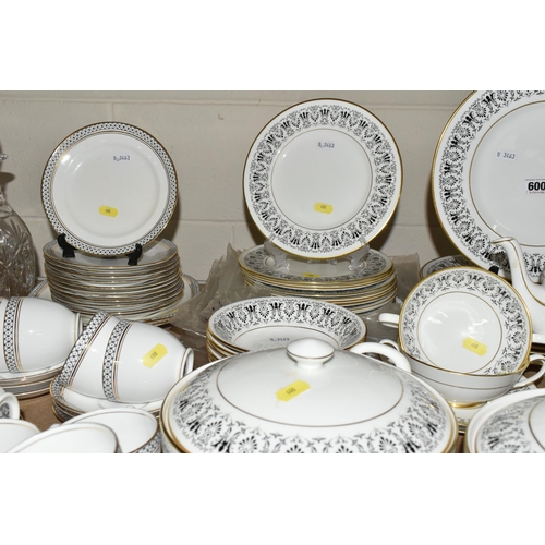 600 - ROYAL CHELSEA AND ROYAL STAFFORD TEA / DINNER WARES, comprising Royal Chelsea Sheringham dinner serv... 