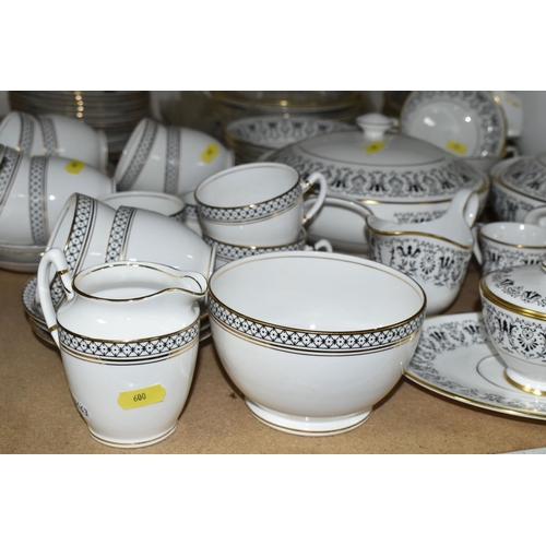 600 - ROYAL CHELSEA AND ROYAL STAFFORD TEA / DINNER WARES, comprising Royal Chelsea Sheringham dinner serv... 