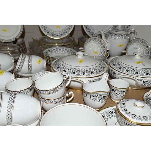 600 - ROYAL CHELSEA AND ROYAL STAFFORD TEA / DINNER WARES, comprising Royal Chelsea Sheringham dinner serv... 