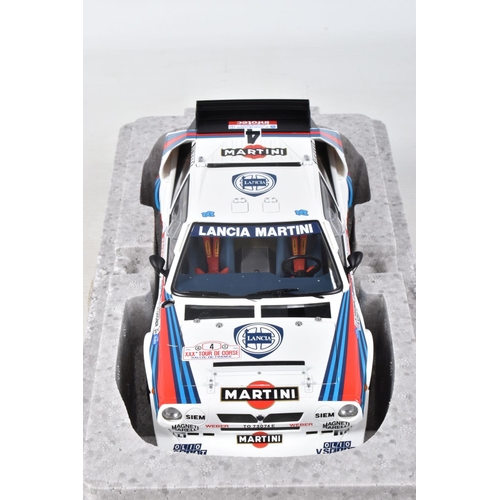 18 - A BOXED AUTOART SIGNATURE MODEL LANCIA DELTA S4, 1:18 scale, Tour De Corse 1986, Toivonen-Cresto #4,... 