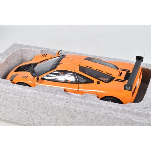 25 - A BOXED AUTOART SIGNATURE MCLAREN F1 LM EDITION 1:18 SCALE MODEL VEHICLE, orange body, appears in ne... 