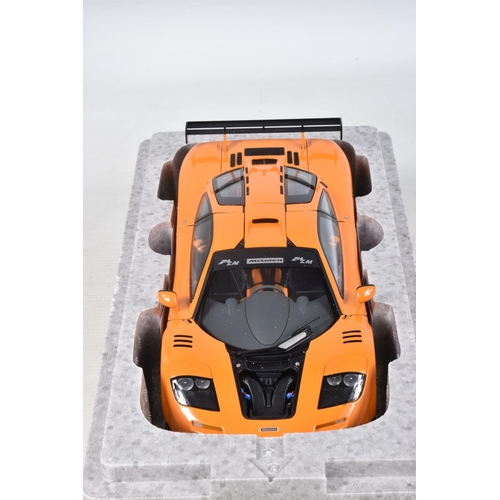 25 - A BOXED AUTOART SIGNATURE MCLAREN F1 LM EDITION 1:18 SCALE MODEL VEHICLE, orange body, appears in ne... 