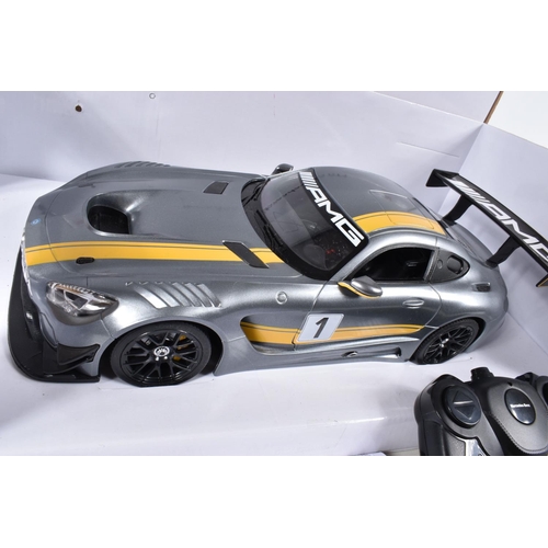 48 - A BOXED RASTAR MONDO MOTORS RADIO CONTROL MERCEDES-AMG GT3 RACING CAR, 1/14 scale, not tested but ap... 