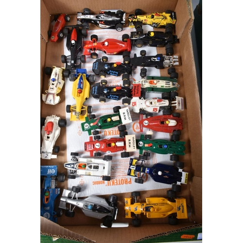 94 - A QUANTITY OF UNBOXED SCALEXTRIC F1 RACING CARS, 1970's and later, some with minor damage and/or mis... 