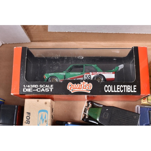 137 - A QUANTITY OF BOXED AND UNBOXED DIECAST VEHICLES, mainly modern items but includes unboxed Corgi Toy... 