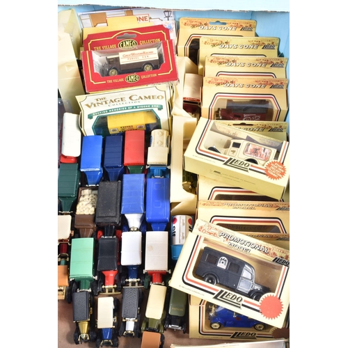 99 - A COLLECTION OF BOXED AND UNBOXED LLEDO AND OXFORD DIECAST VEHICLES, assorted Lledo models to includ... 