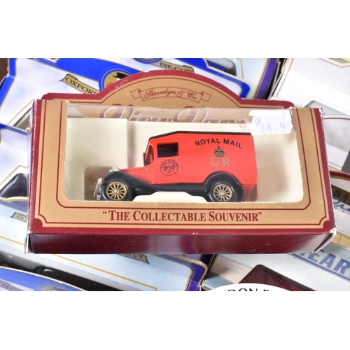 99 - A COLLECTION OF BOXED AND UNBOXED LLEDO AND OXFORD DIECAST VEHICLES, assorted Lledo models to includ... 