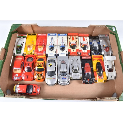 139 - A QUANTITY OF UNBOXED SCALEXTRIC TOURING, RALLY, SPORTS RACING AND ROAD CARS, 1980's and later, some... 