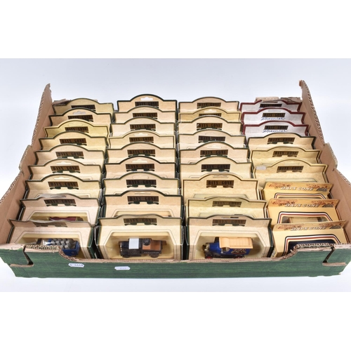 140 - A COLLECTION OF BOXED AND UNBOXED LLEDO DIECAST VEHICLES, assorted Days Gone, Vanguards, Promotors, ... 