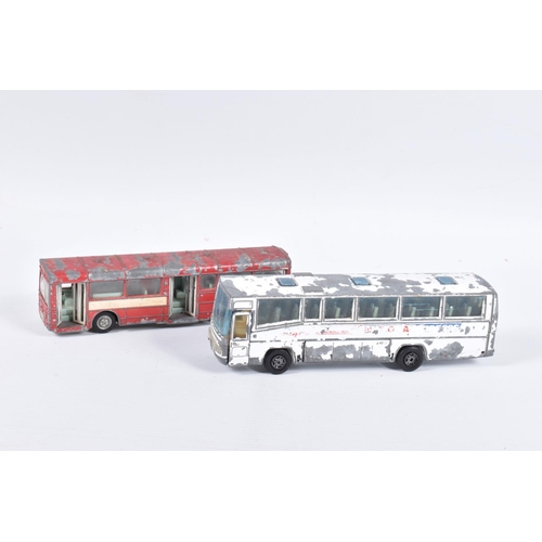 157 - A QUANTITY OF BOXED AND UNBOXED BUS AND COACH MODELS, unboxed playworn models by Dinky and Corgi, bo... 