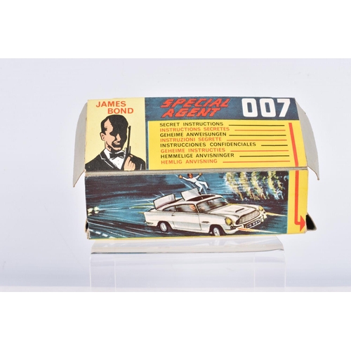 172 - A BOXED CORGI TOYS SPECIAL AGENT 007 JAMES BOND'S ASTON MARTIN D.B.5 DIECAST VEHICLE,  numbered 261,... 