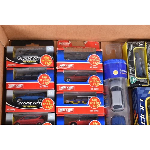 186 - A QUANTITY OF BOXED AND UNBOXED DIECAST VEHICLES, unboxed and assorted playworn models by Matchbox i... 