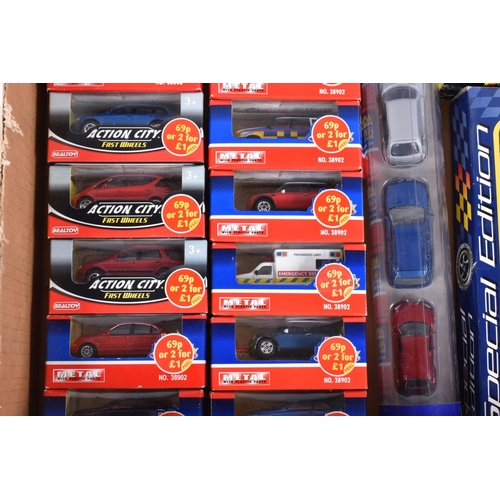 186 - A QUANTITY OF BOXED AND UNBOXED DIECAST VEHICLES, unboxed and assorted playworn models by Matchbox i... 