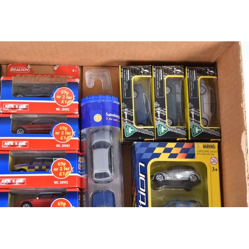 186 - A QUANTITY OF BOXED AND UNBOXED DIECAST VEHICLES, unboxed and assorted playworn models by Matchbox i... 