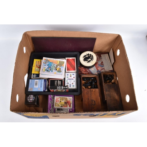 190 - A QUANTITY OF ASSORTED BOXED GAMES AND PUZZLES, assorted vintage board games to include early versio... 