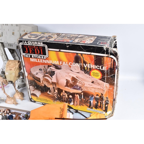 204 - A COLLECTION OF UNBOXED VINTAGE STAR WARS COLLECTIBLES, to include a 1979 CPG Millennium Falcon with... 