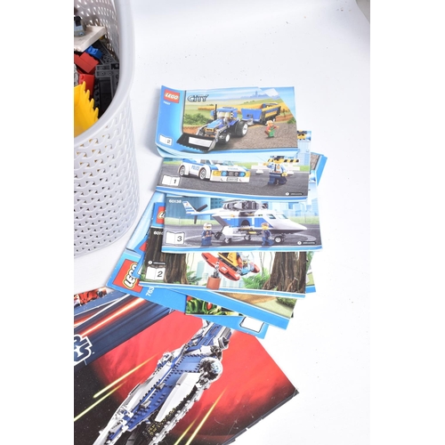 207 - A LARGE TRAY OF LOOSE LEGO AND INSTRUCTION BOOKLETS, books included numbers Lego city 3368, 7637, 60... 