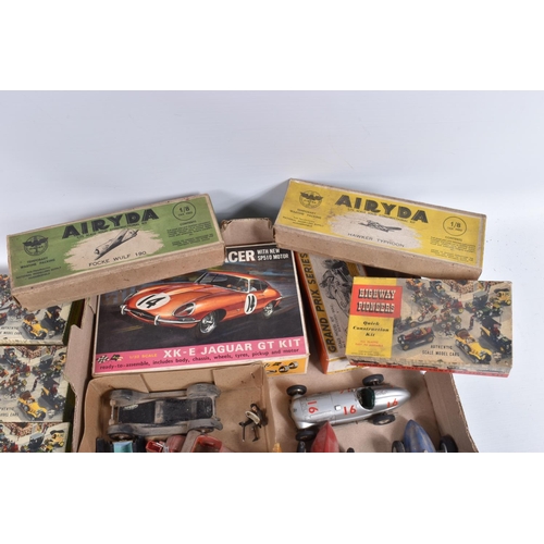 212 - A COLLECTION OF BOXED CONSTRUCTED VINTAGE,  PLASTIC CAR KITS, to include Gowland & Gowland 'Highway ... 