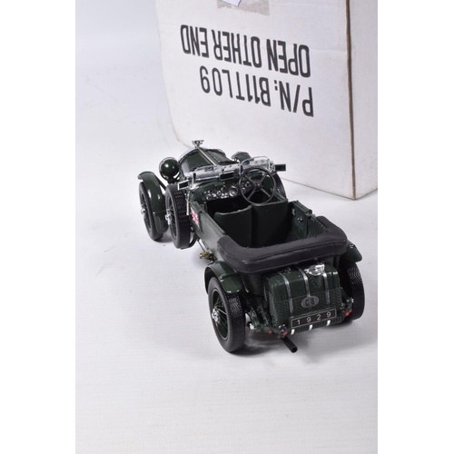 216 - TWO BOXED FRANKLIN MINT 1/24 SCALE MODELS,  1925 Rolls-Royce Silver Ghost and 1929 Bentley 4½ litre ... 