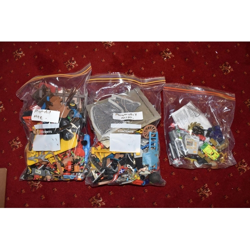 224 - A LARGE QUANTITY OF PLAYMOBIL PLAYSETS, SCENERY, ACCESORIES AND INSTRUCTIONS FOR VARIOUS MODELS, to ... 