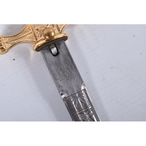 405 - A GERMAN KRIEGSMARINE OFFICERS DRESS DAGGER, this is in good condition, has a white celluloid grip w... 