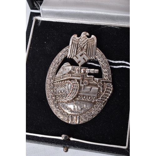 416 - A SILVER GERMAN PANZER TANK ASSAULT BADGE, this is solid backed but with no makers marks, it is in g... 