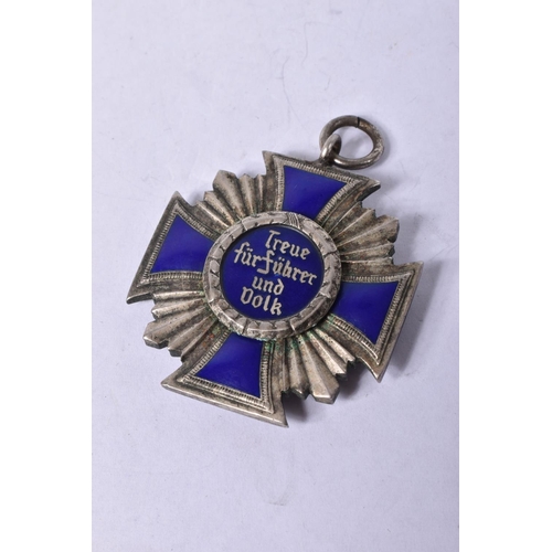 425 - A GERMAN NSDAP 15 YEAR LONG SERVICE AWARD, this award is silver and blue enamel but is missing its r... 