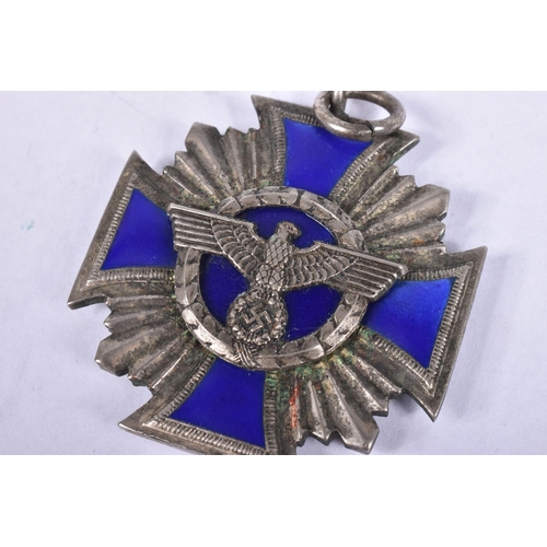 425 - A GERMAN NSDAP 15 YEAR LONG SERVICE AWARD, this award is silver and blue enamel but is missing its r... 