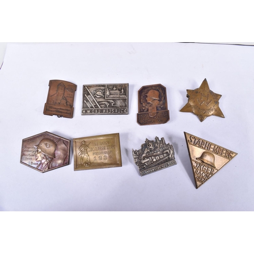 437 - A COLLECTION OF EIGHT 1920S TO 1930S AUSTRIAN CHRISTIAN SOCIALIST BADGES, all appear to be in tin pl... 