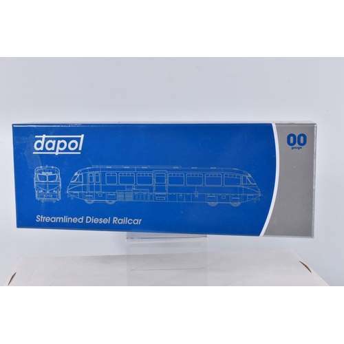 246 - A BOXED DAPOL OO GAUGE STREAMLINED DIESEL RAILCAR, 16 Lined Chocolate and Cream GWR Twin Cities Cres... 