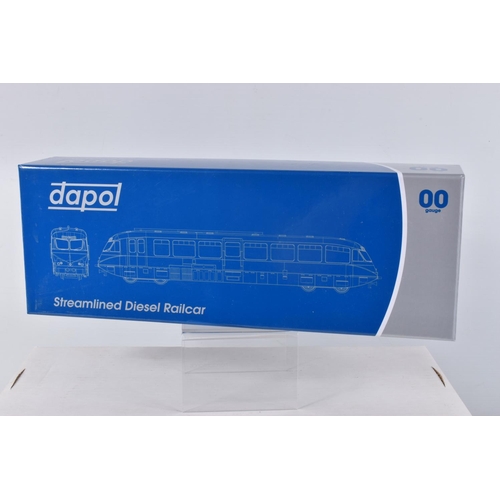 247 - A BOXED DAPOL OO GAUGE STREAMLINED DIESEL RAILCAR, 17 Express Parcels GWR Chocolate and Cream, item ... 